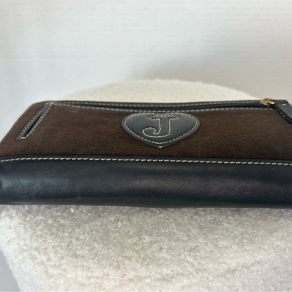 Juicy Couture vintage brown suede with creme color Crest Wallet. - Picture 4 of 11